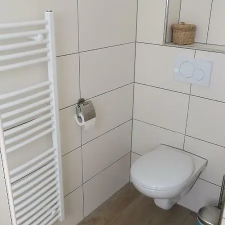 Weingut Grafenhof Апартаменты Heuchelheim-Klingen