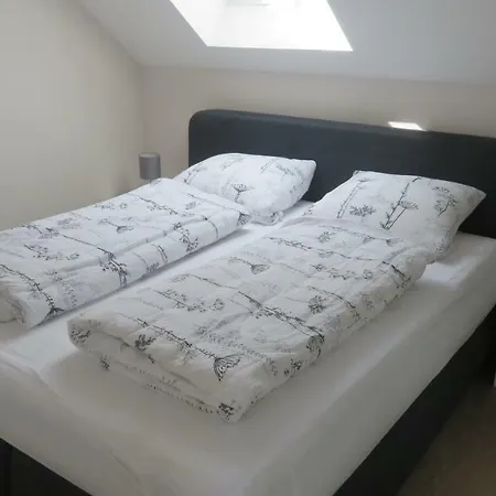 Weingut Grafenhof Апартаменты Heuchelheim-Klingen